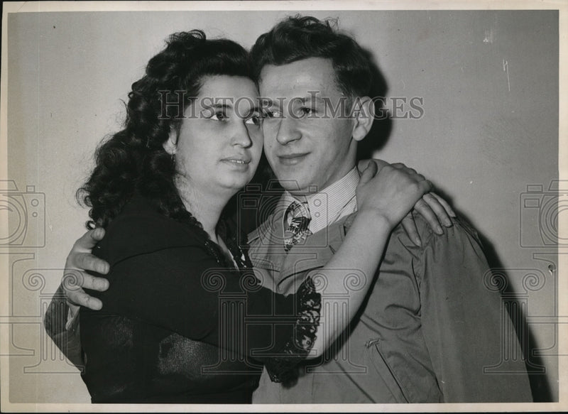 Load image into Gallery viewer, 1947 Media Photo Cleveland Ohio Louis Semerano and wife Ione entered US as Stow

