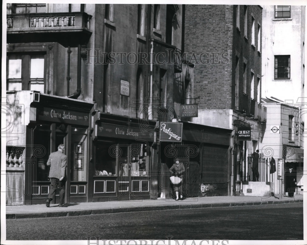 1962 Press Photo Antique shops in London England - ned07308