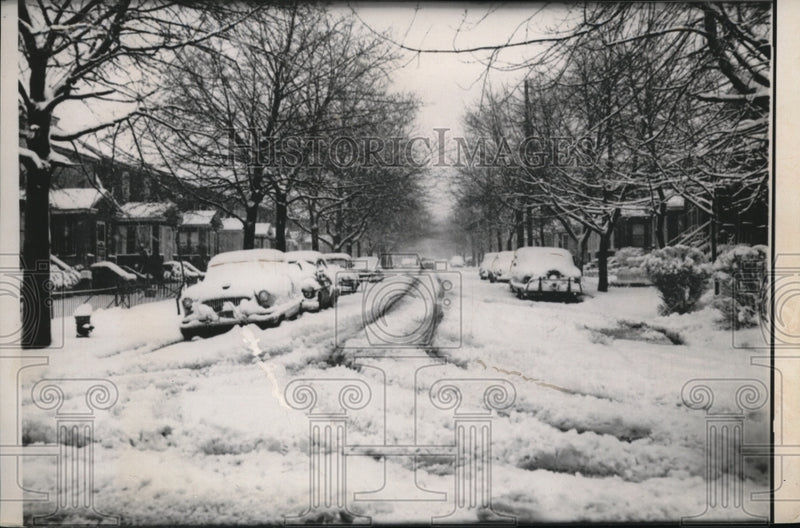 Load image into Gallery viewer, 1958 Press Photo The first day of spring made the Jamaica street paralized
