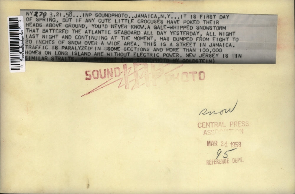 1958 Press Photo The first day of spring made the Jamaica street paralized