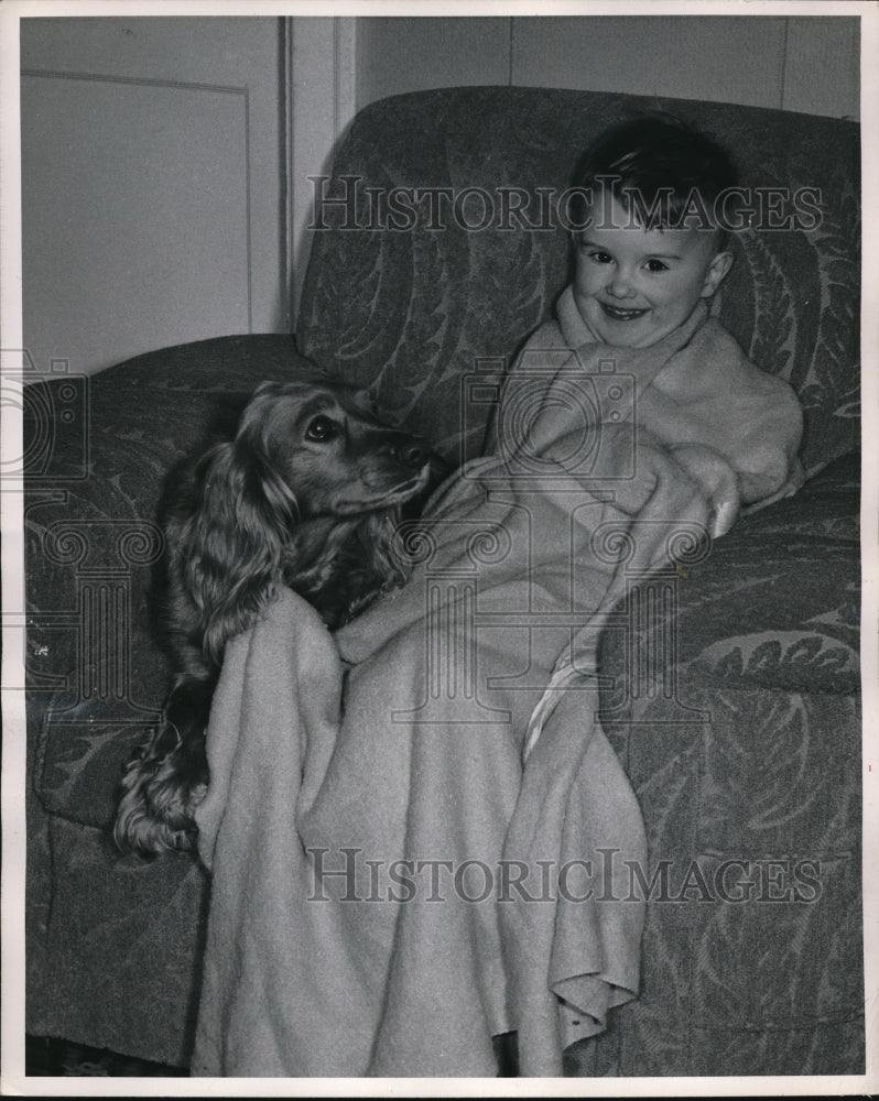 1955 Press Photo Stevie Wilson with Cocker Spaniel Taffy That Saved Him