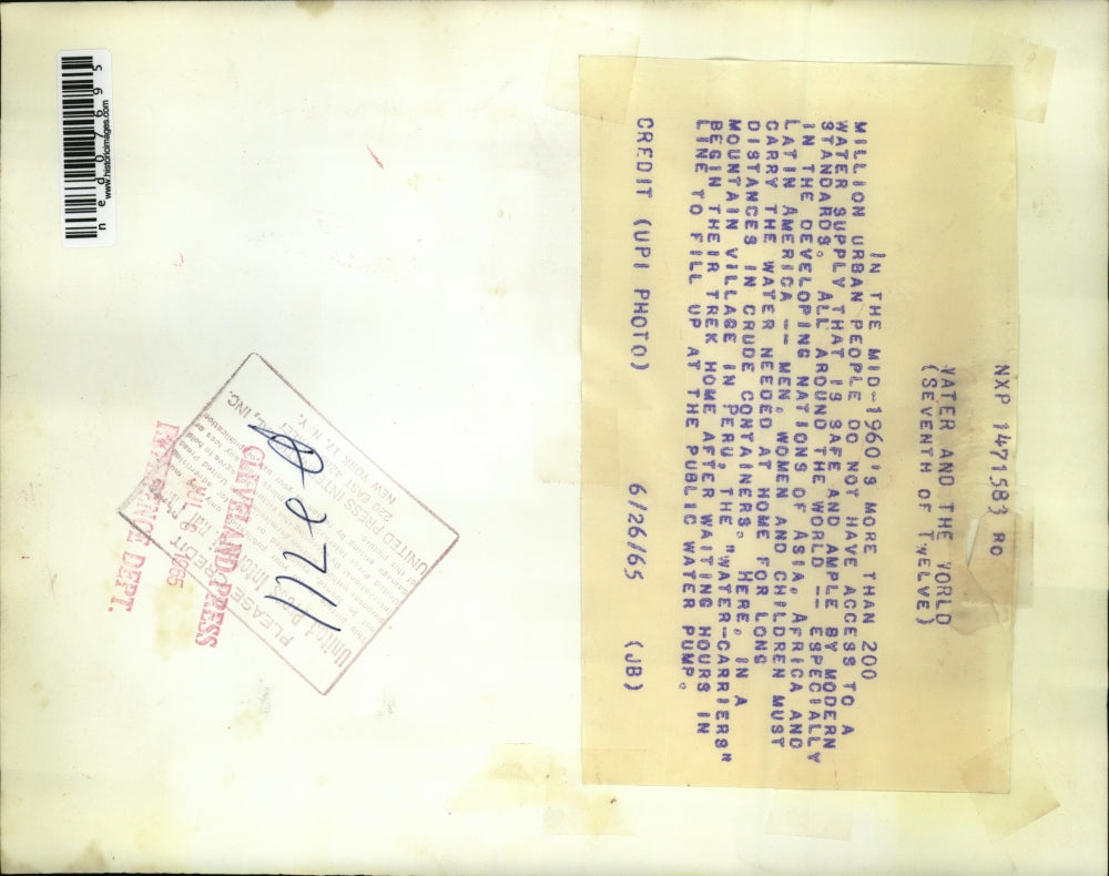 1965 Press Photo In the Mountain village in Peru, you have to wait to have water