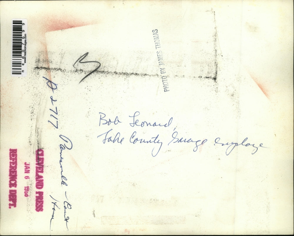 1956 Press Photo Bob Leonard of Lake County Garage