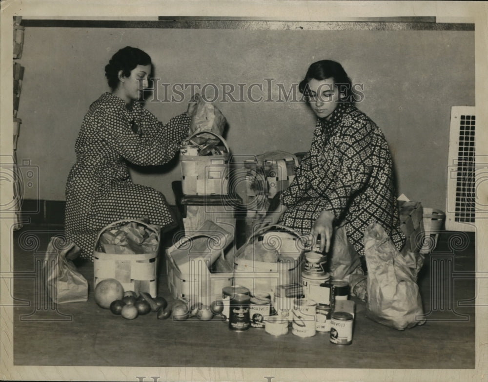 1936 Press Photo Angeline Di Pietro and Mindel Hirsch at John Hay High School