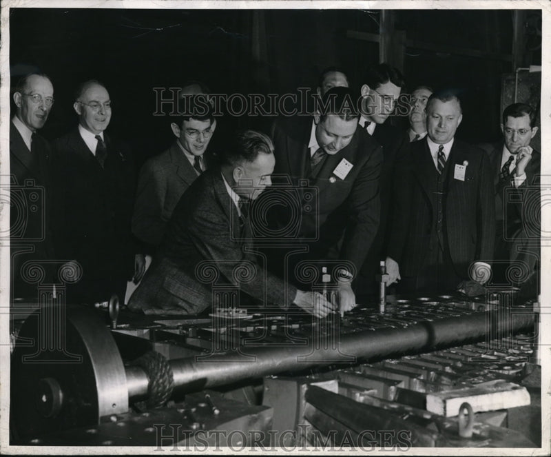 Load image into Gallery viewer, 1943 Press Photo WPB Group Inspects Turbine for Floating Power Plant
