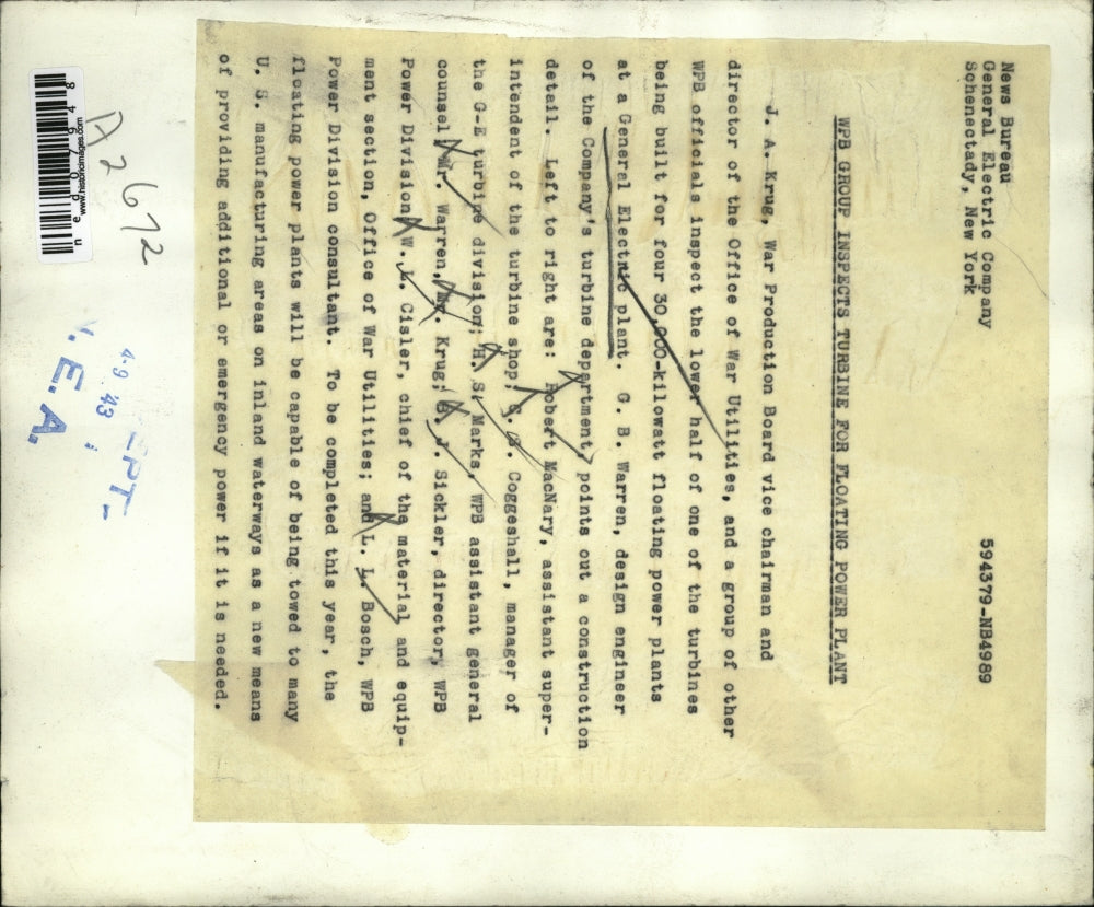 1943 Press Photo WPB Group Inspects Turbine for Floating Power Plant