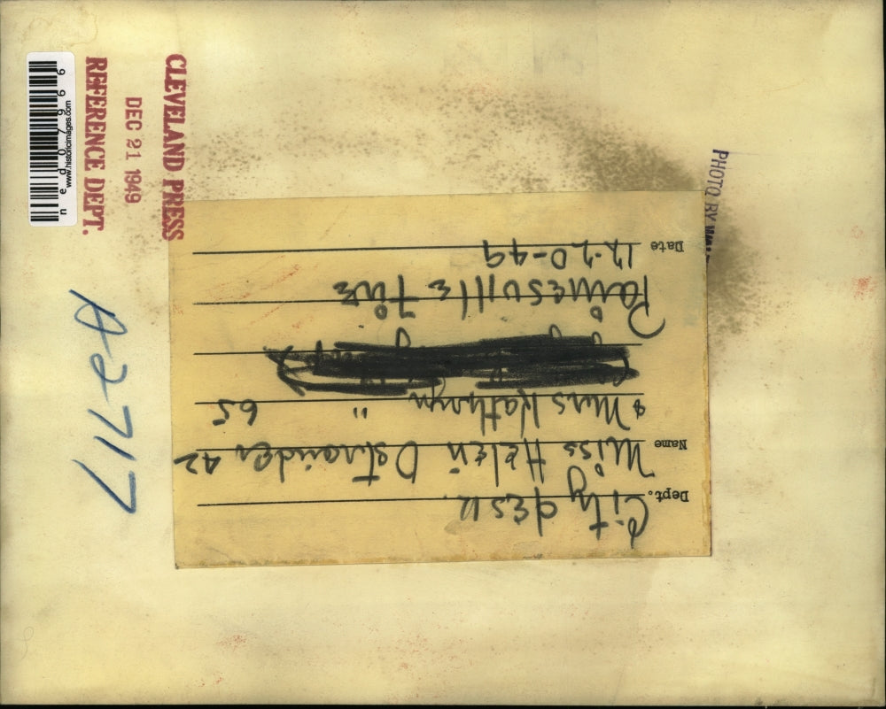 1949 Press Photo Helen Ostrande & Mrs Kathleen Ostrande at a meal