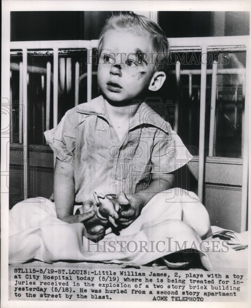 1949 Press Photo William James, 2, recovers from explosion in St. Louis