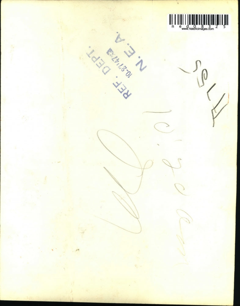 1947 Press Photo Ft Worth Tex, Harriett, a Chimpanzee at Ft Worth Zoo likes cats