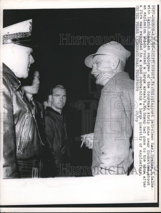 1962 Press Photo Shippingport Pa Cop Earl Graham & David Shamp at strip mine
