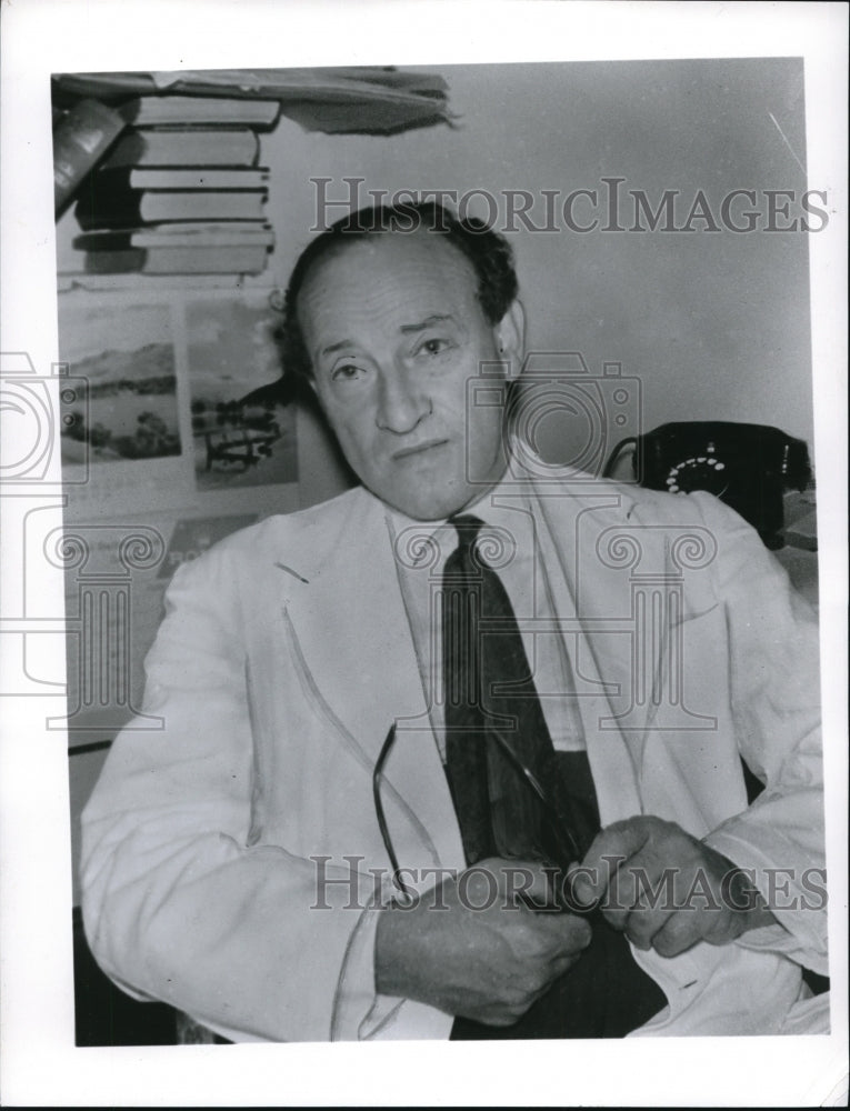 1963 Press Photo Dr Michael Gelfand at his offices