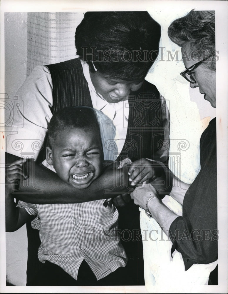 1965 Press Photo Painesville, Mrs Leslie Stokes and son Vincent Stokes