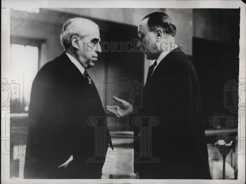 Load image into Gallery viewer, 1939 Press Photo Geneva Switzerland Senor Del Vayo League Nations Palace
