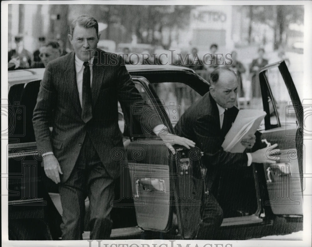 1968 Press Photo Paris Cyrus Vance International Conference Center Peace Meeting