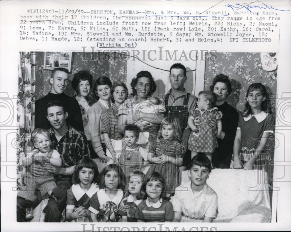 1959 Press Photo Mr. and Mrs. Stowell with their large family