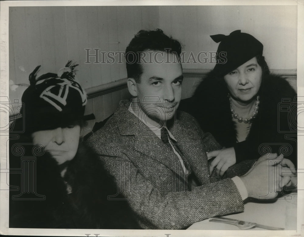 1934 Press Photo Lamson's first meal on the outside