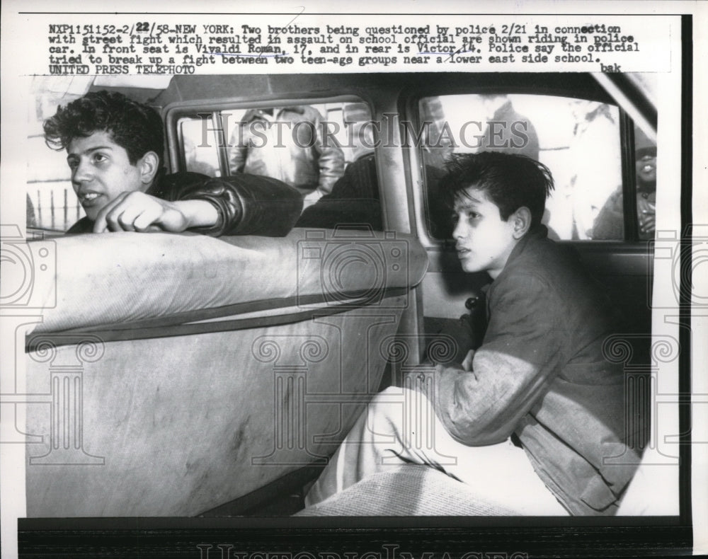 1958 Press Photo NYC, Vivaldi & Victor in custody for a street fight & assault