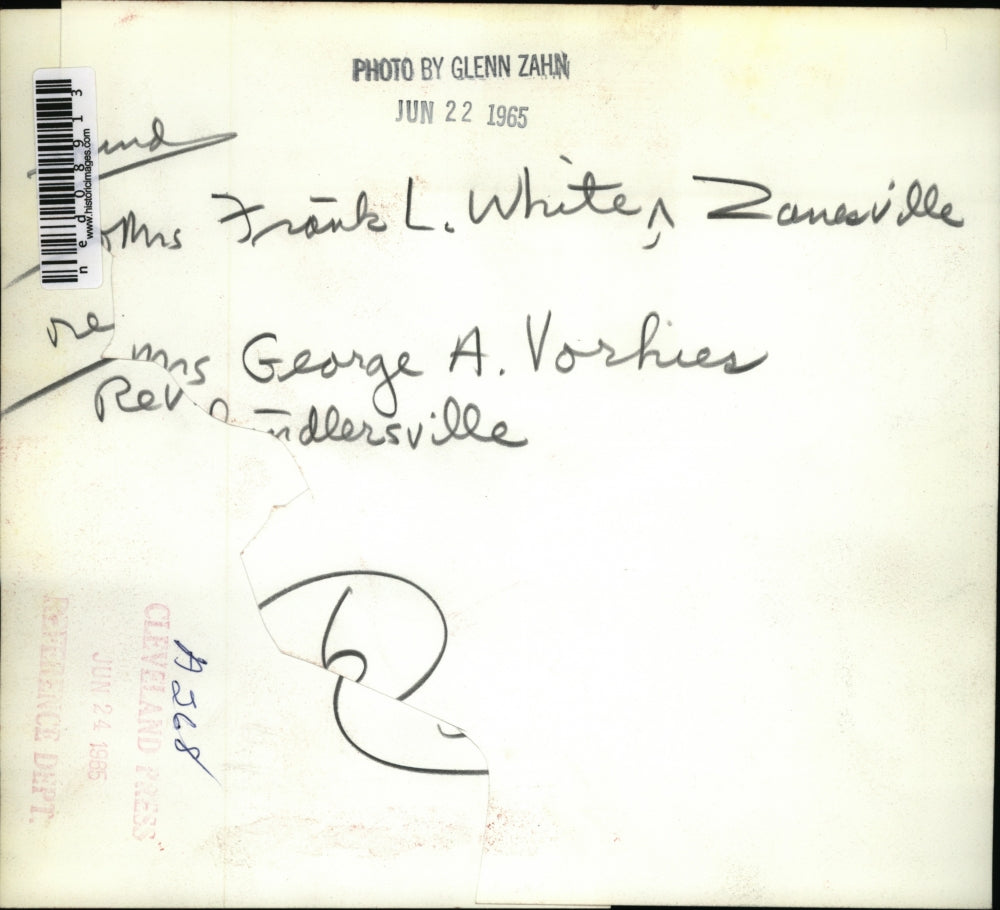 1965 Press Photo Mrs FL White, Mrs G A Vorhees & Rev Zundler