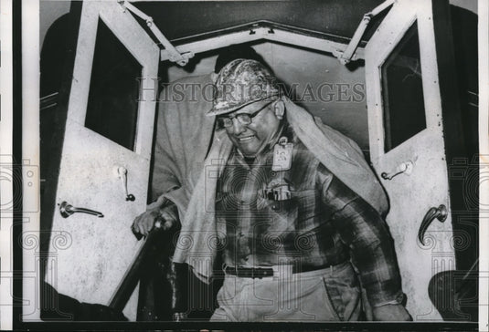 1960 Press Photo NYC John Waytovich after rescue from carrier Constellation