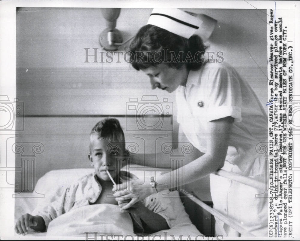 1960 Press Photo Niagra Falls Canada, Roger Woodward plunged over falls
