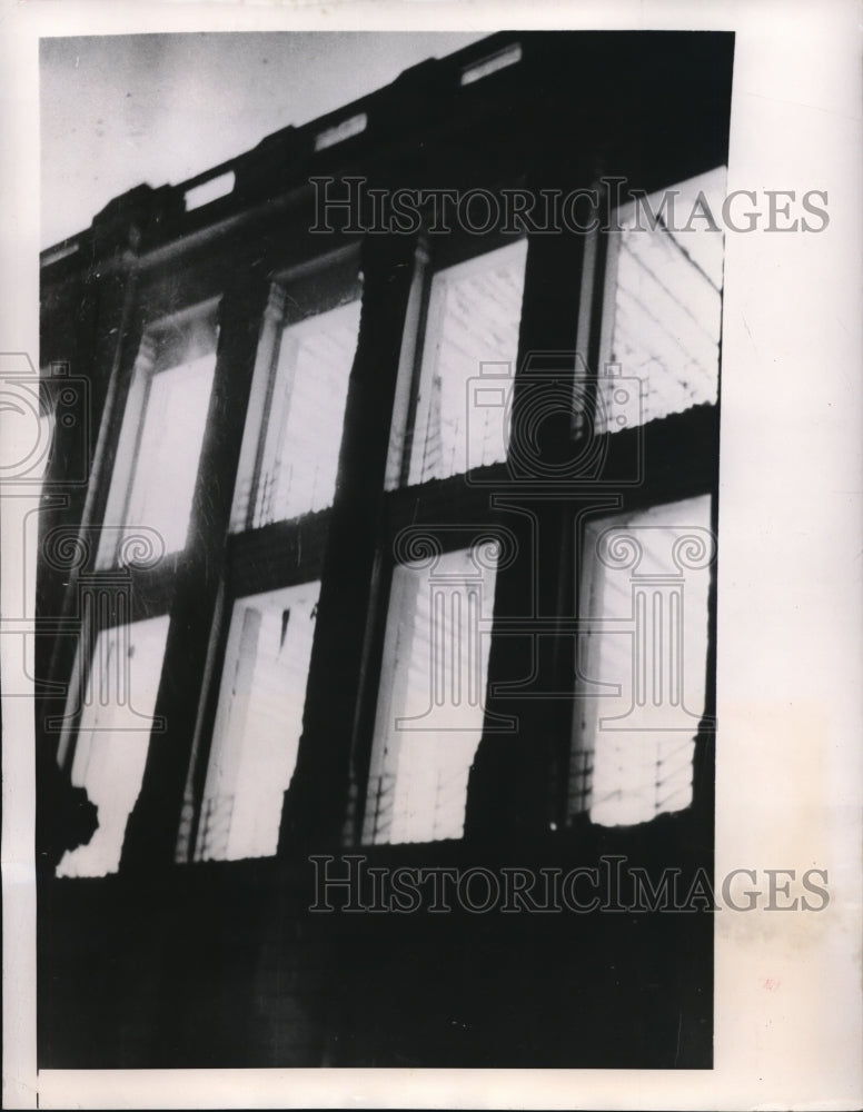 1949 Press Photo Quito Ecuador flames burn doewn oldest newspaper