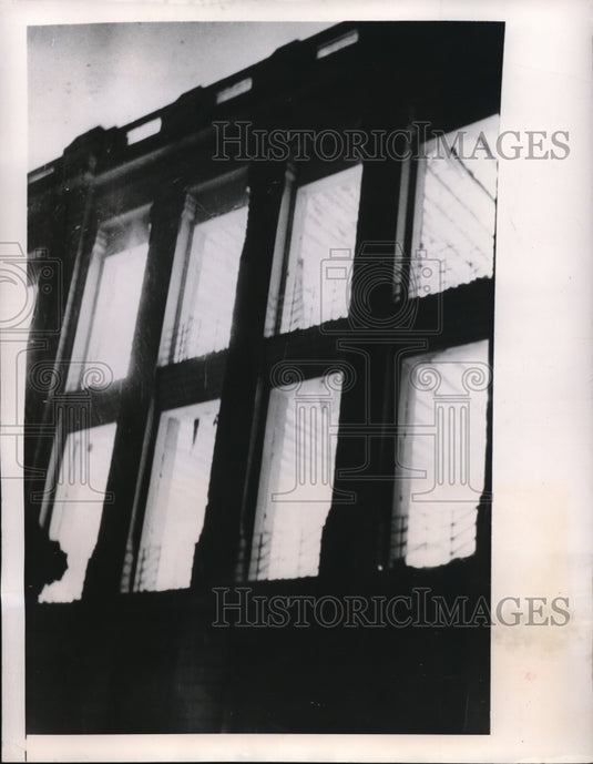 1949 Press Photo Quito Ecuador flames burn doewn oldest newspaper