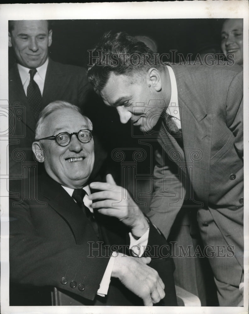 Load image into Gallery viewer, 1949 Press Photo Andrei Vishinsky and Semyon Tsarapkin chat in Delegate's Lounge
