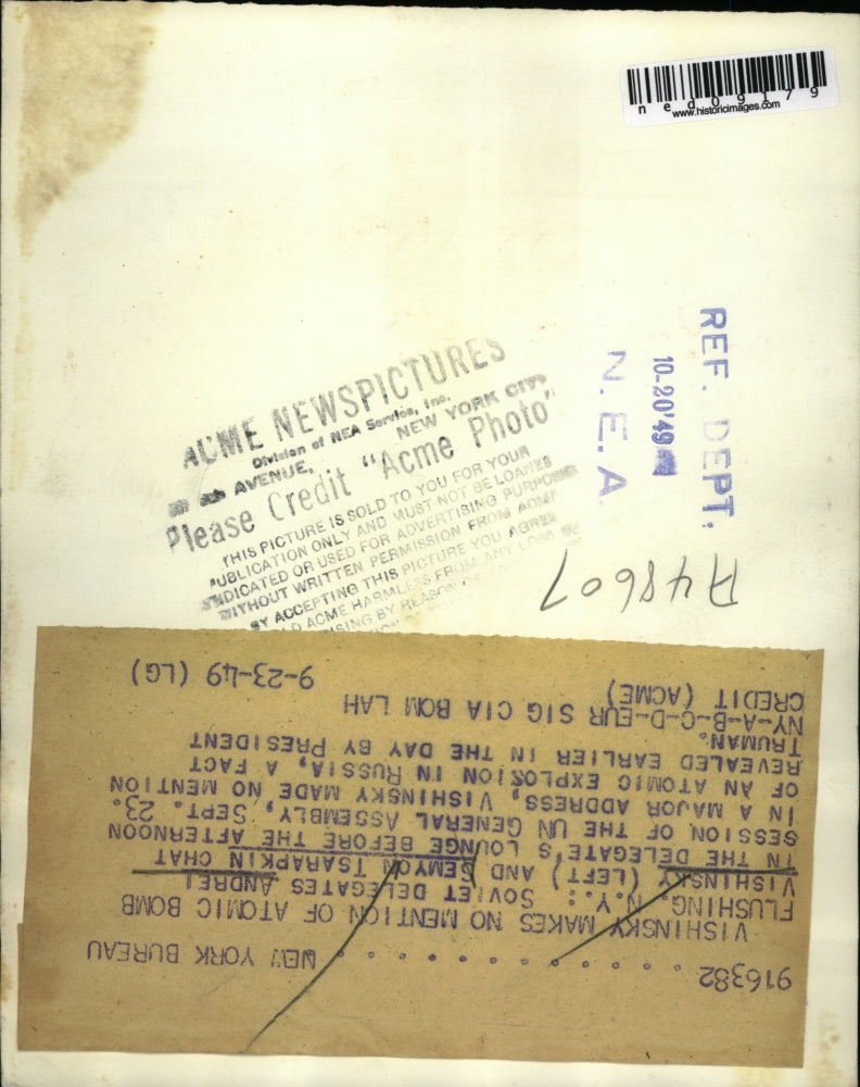 1949 Press Photo Andrei Vishinsky and Semyon Tsarapkin chat in Delegate's Lounge