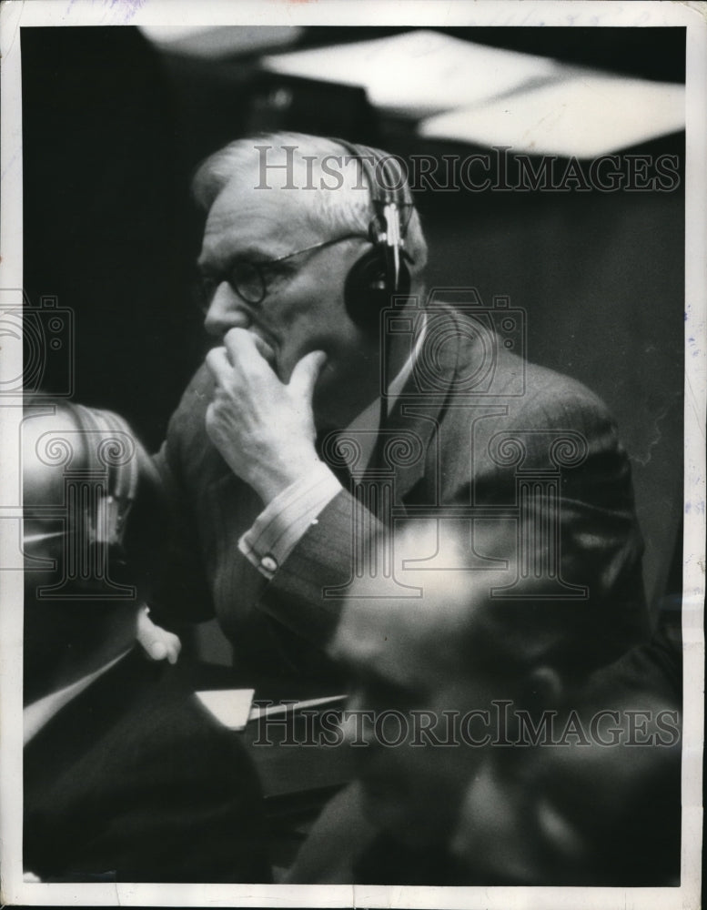 Load image into Gallery viewer, 1949 Press Photo Andrei Vishinski listens to Ernest Bevin address the UN
