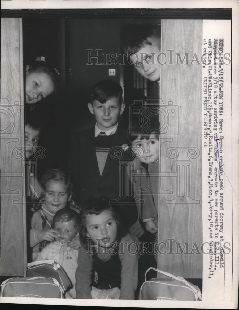 Load image into Gallery viewer, 1958 Media Photo NYV German orphans Ulaine, Roman, Rosaita,Irena, Hans, Jerry,
