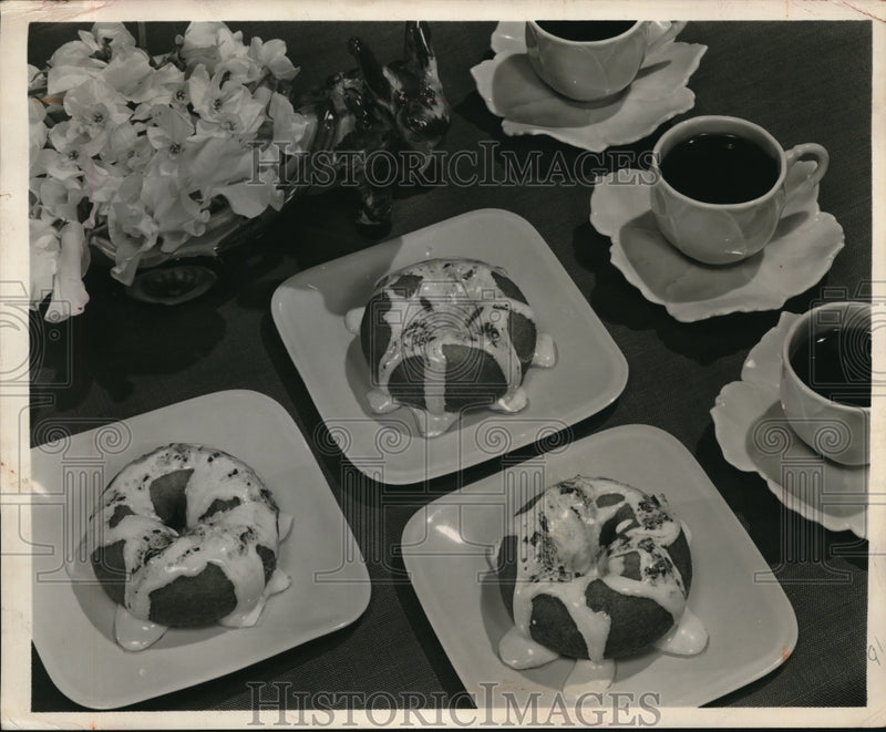 Load image into Gallery viewer, 1949 Press Photo Doughnuts with glaze &amp; coffee - ned09290
