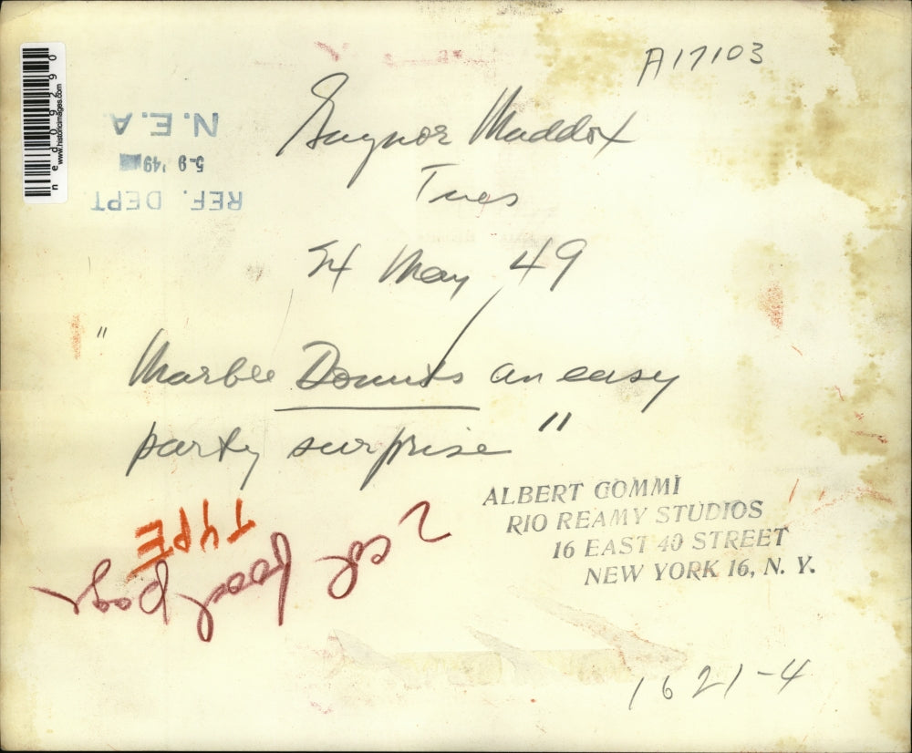 1949 Press Photo Doughnuts with glaze & coffee - ned09290