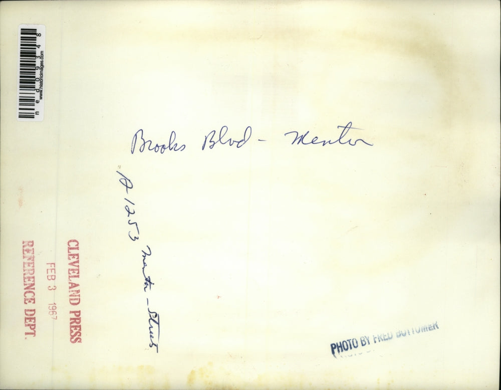 1967 Press Photo Stranded Car in Flooded Mentor Street - ned09348