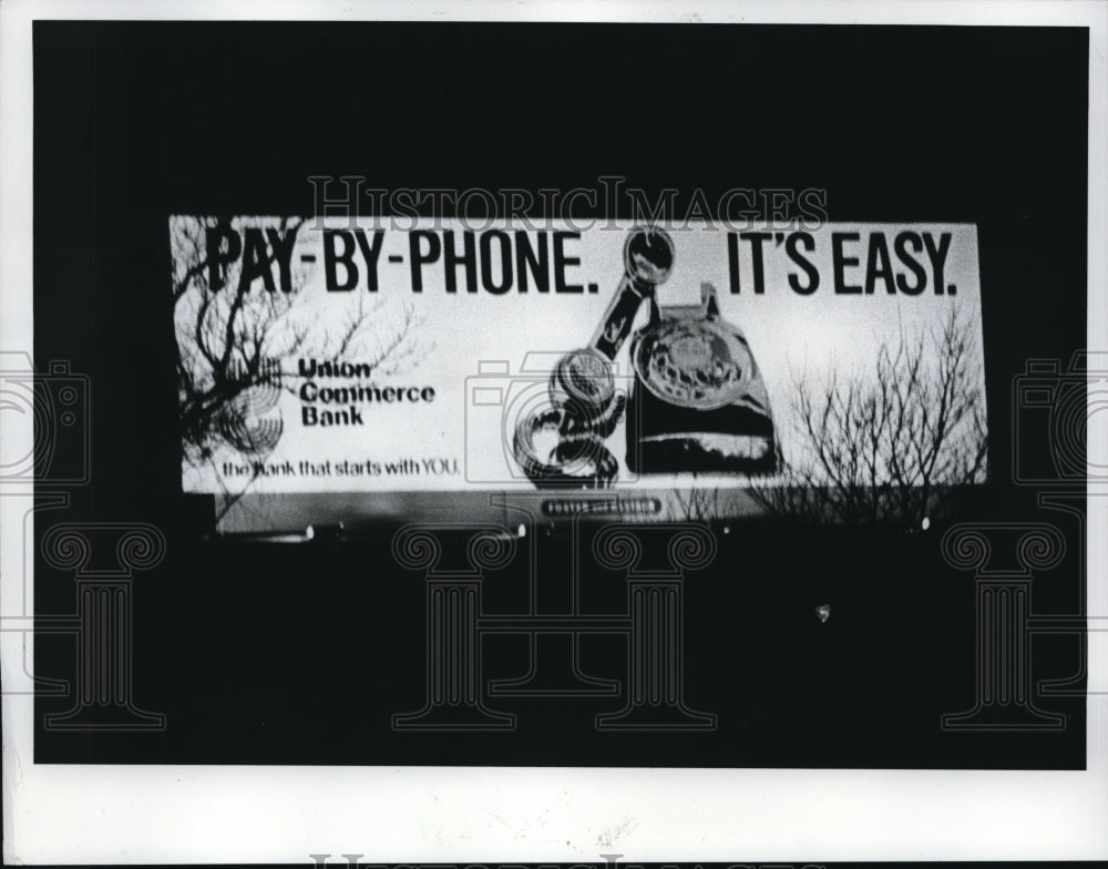 1976 Press Photo A billboard ad for Union Commerce bank in Cleveland