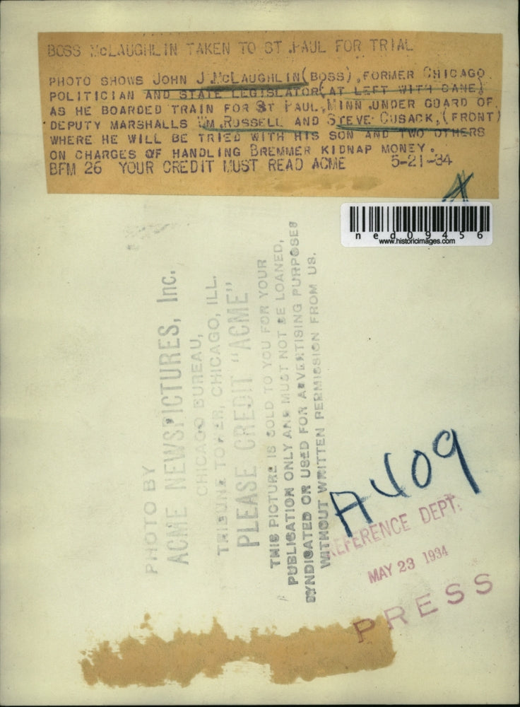 1934 Press Photo John McLaughlin Chicago Politician Being Escorted to Trial