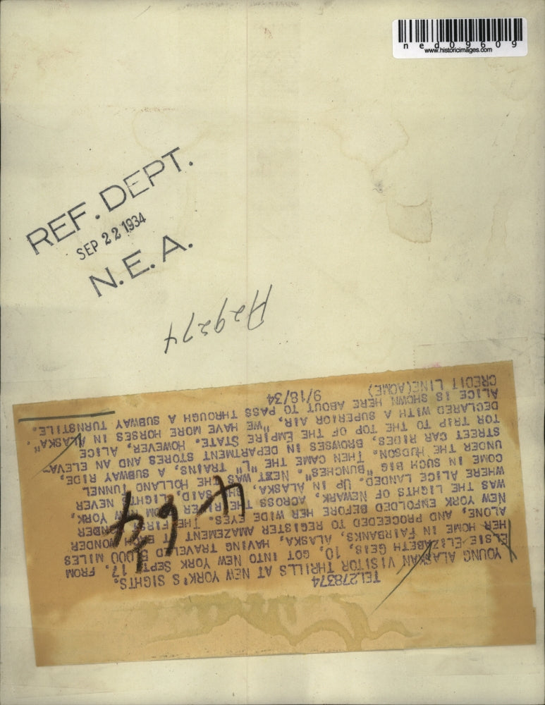 1934 Press Photo Young Alaskan visitor Elsie Elizabeth Geis amazed by New York