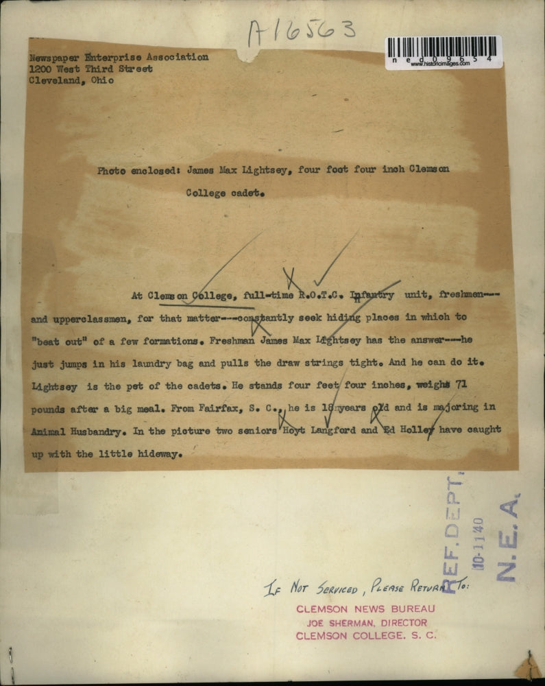 1940 Press Photo Freshman At Clemson College James Lightsey knows where to hide