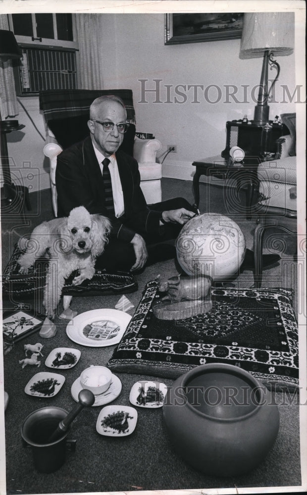 1964 Press Photo Dr Samuel Gerber's souvenirs collection during trips