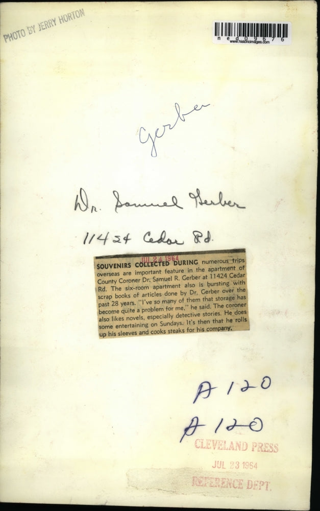 1964 Press Photo Dr Samuel Gerber's souvenirs collection during trips