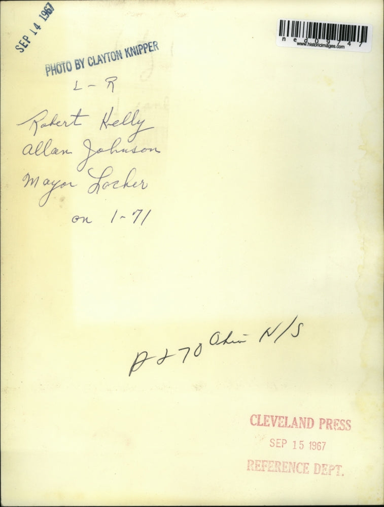 1967 Press Photo Mayor Locker with Allan Johnson and Robert Kelly