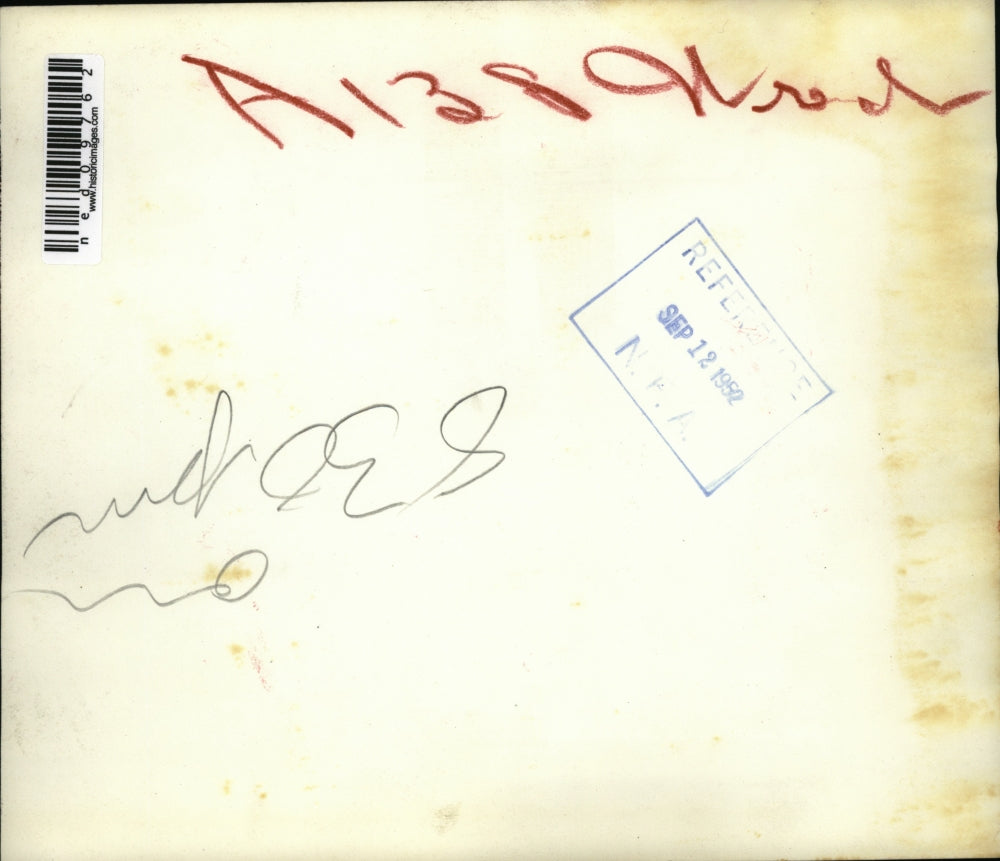 1952 Press Photo Practical joke to Raymond Johnson is not funny