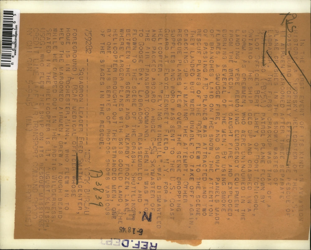 1945 Press Photo Squadron leader Fred Smith flew to help marooned airmen