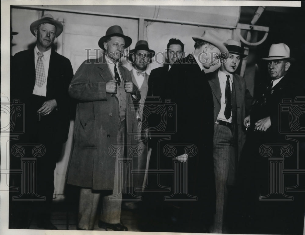 1933 Press Photo Little Rock Mark Shank as he entered Pulaski County Jail after