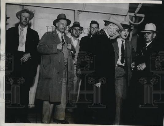 1933 Press Photo Little Rock Mark Shank as he entered Pulaski County Jail after
