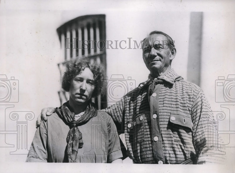 Load image into Gallery viewer, 1935 Media Photo Joe Payne and his wife Lucille Payne

