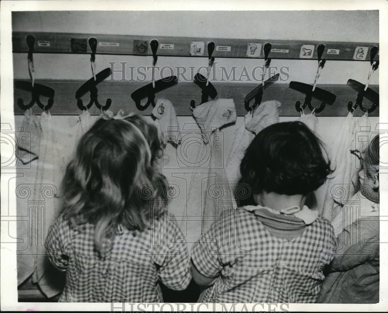 Load image into Gallery viewer, 1942 Media Photo London England Jean Godden, Pat Wood at Nursery school
