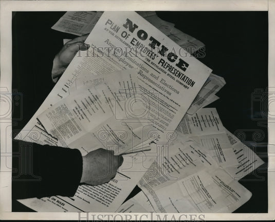 1941 Press Photo Sample of notices and ballots passed out at the Bethlehem Steel