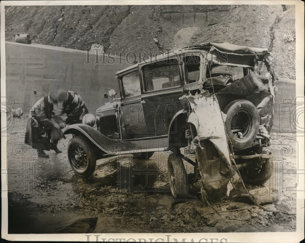 1931 Media Photo One killed as a car plunges off the Fulton Road Bridge