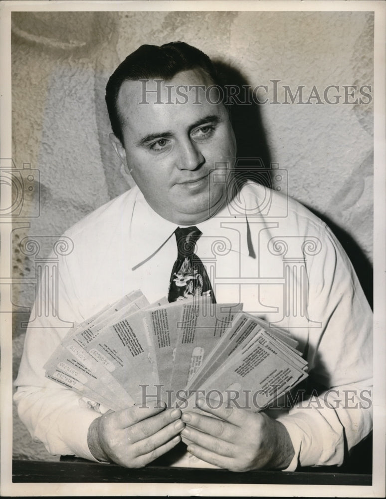 1948 Media Photo Joseph Earley receives &1700 in checks from gov't by mistake