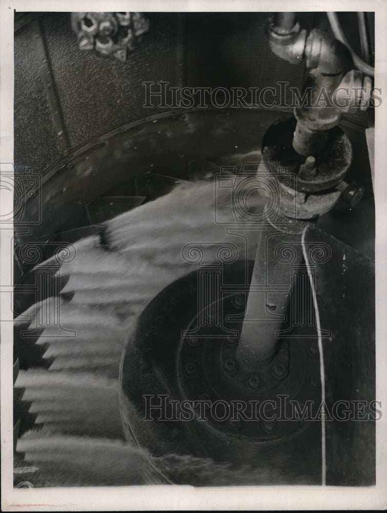 1939 Media Photo Philadelphia Pa wet sugar in rotary granulator at refinery